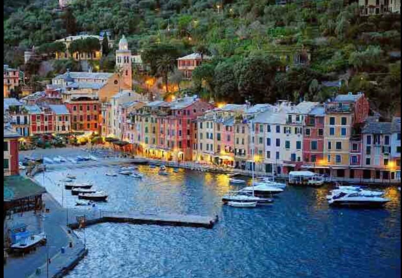 Amazing San Lorenzo 19, Rolli Palace Unesco - Stunning View Overlooking The Cathedral - Free Private Parking- Genua Buitenkant foto