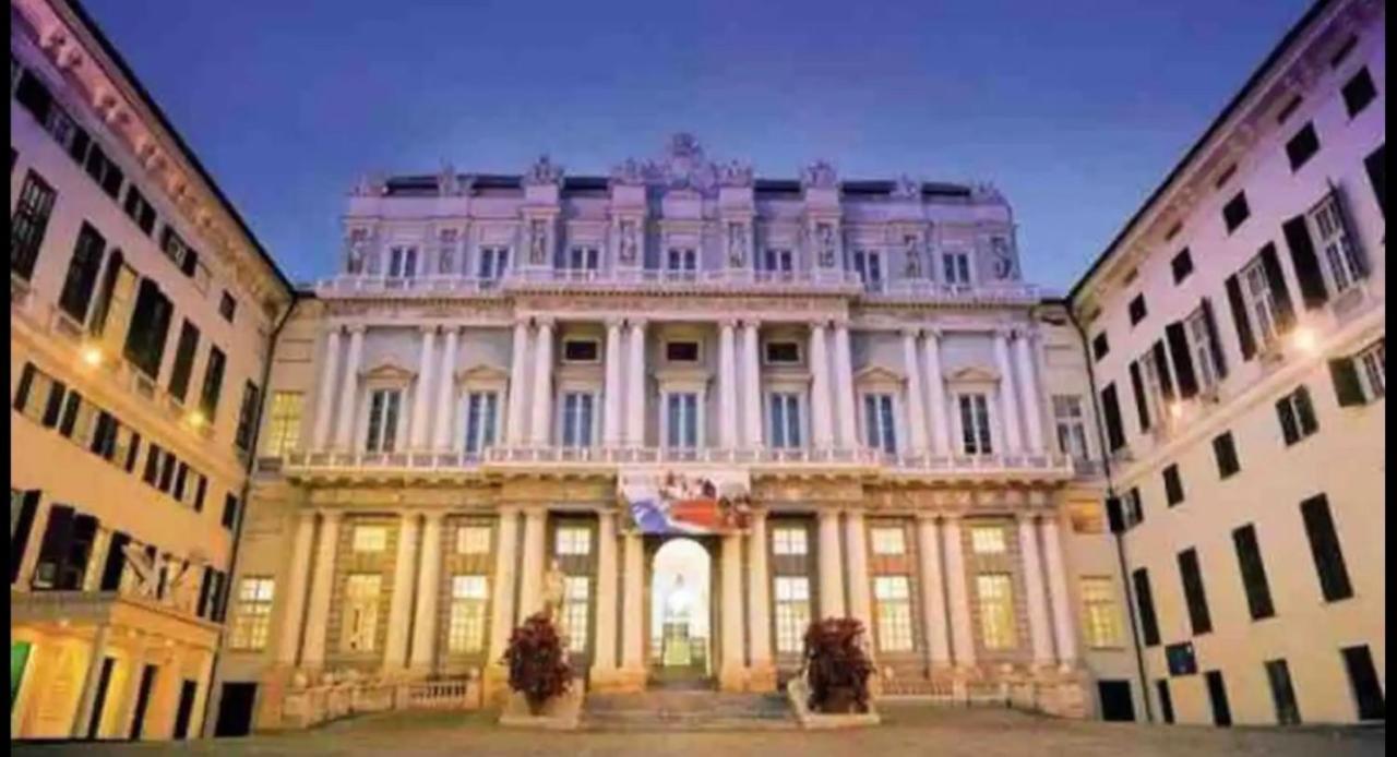 Amazing San Lorenzo 19, Rolli Palace Unesco - Stunning View Overlooking The Cathedral - Free Private Parking- Genua Buitenkant foto